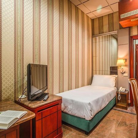 Castro Pretorio Easy Rooms Roma Dış mekan fotoğraf