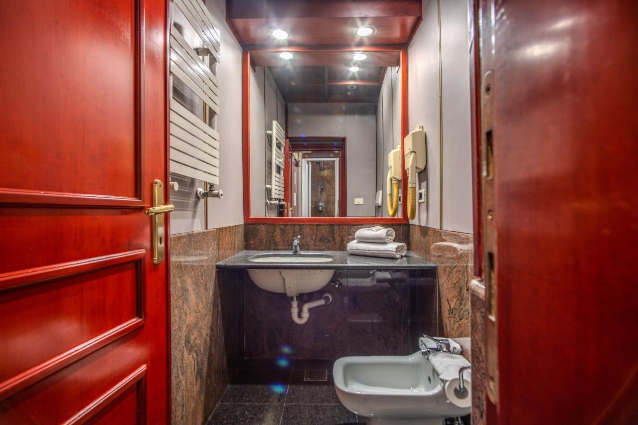 Castro Pretorio Easy Rooms Roma Dış mekan fotoğraf