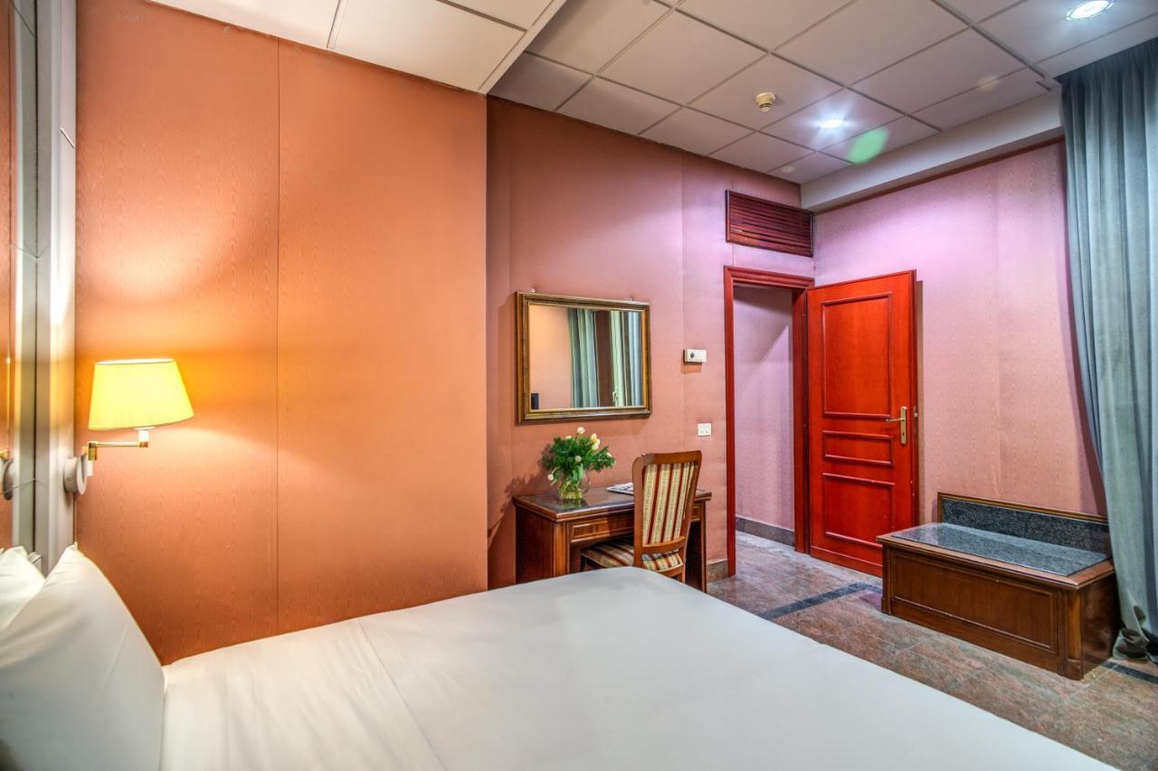 Castro Pretorio Easy Rooms Roma Dış mekan fotoğraf